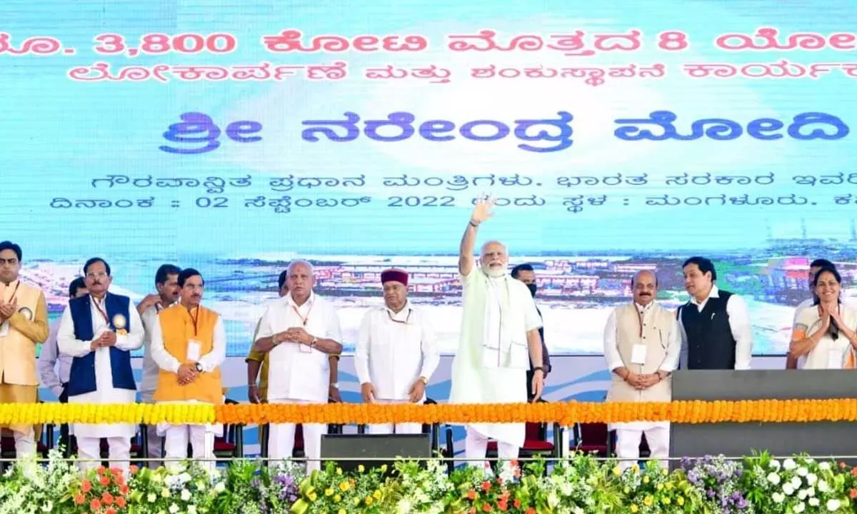 PM in Mangaluru, launches projects worth `3,800 crore