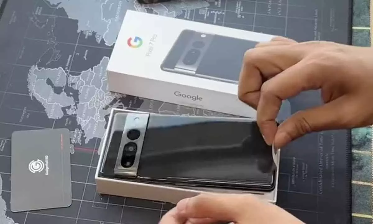 Google Pixel 7 Pro appears in unboxing video