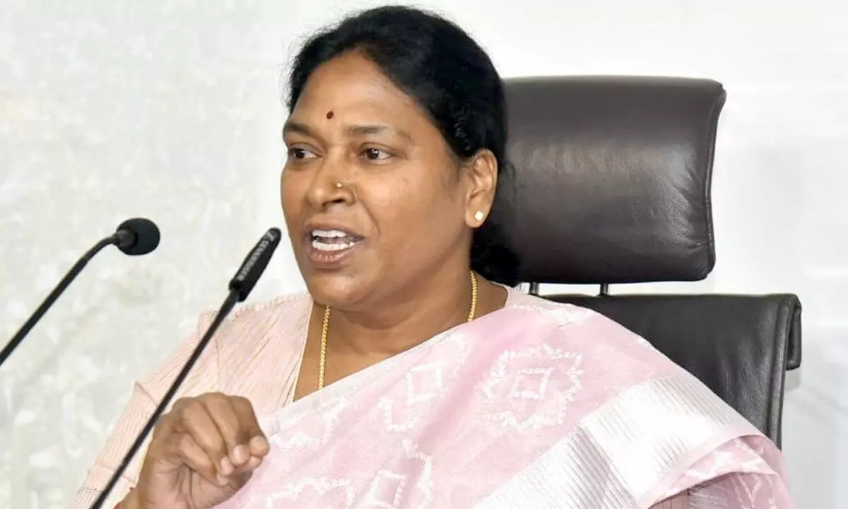 YSRCP MLC Pothula Sunitha addressing a press conference at party Central office in Tadepalli on Sunday