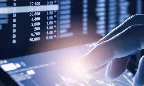 Nifty hovering in consolidation range