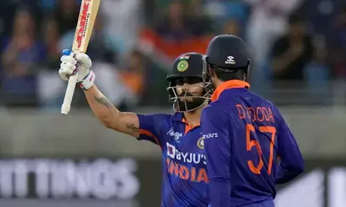 Kohli scores half-century to take India to 181 for 7 vs Pakistan