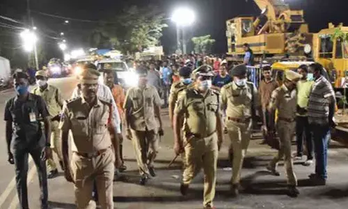 Rachakonda CP inspects Ganesh immersion ponds at Saroornagar