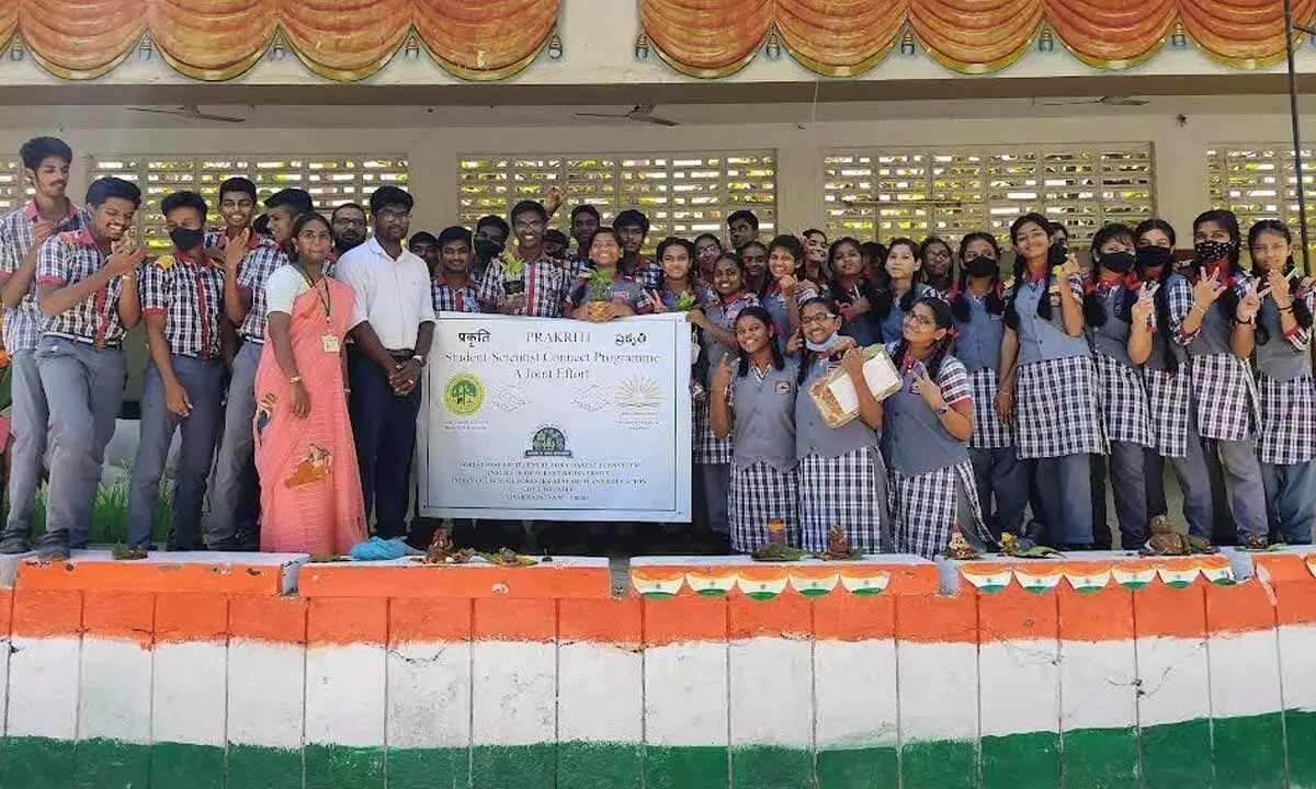 Students at student-scientist connect programme ‘Prakriti’ in Visakhapatnam on Tuesday