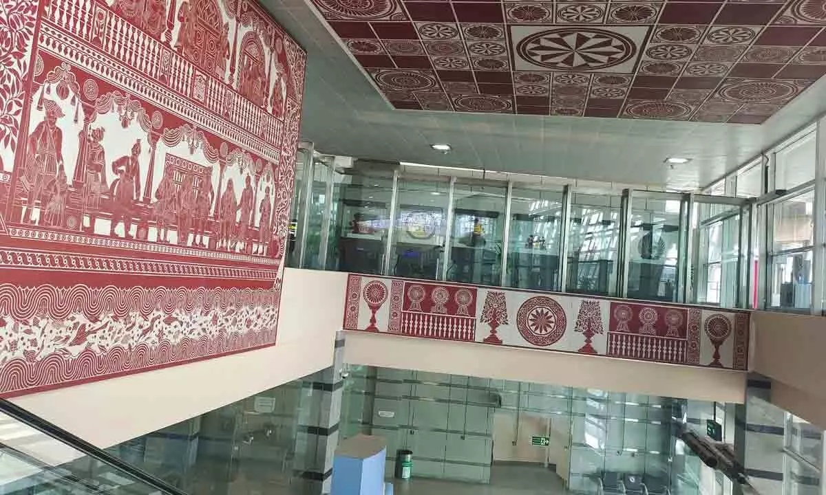 Timeless ‘Kaavi Kala’ murals adorn Mangaluru airport