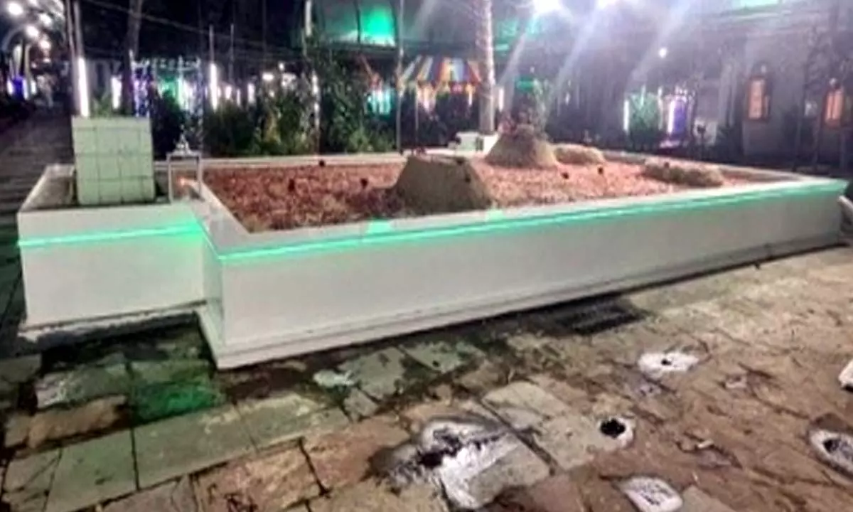 Political brawl over hanged terrorist Yakub Memons grave makeover; probe ordered