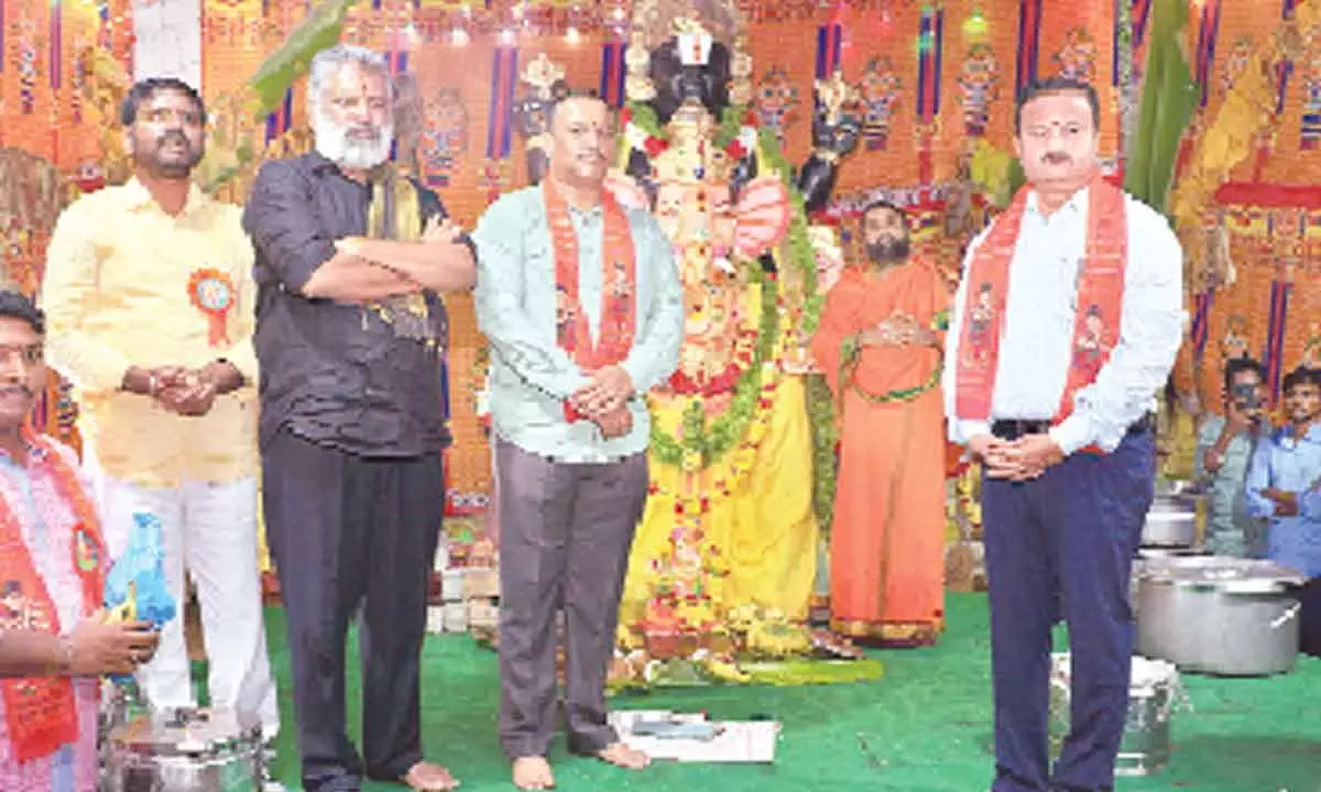 Gaiety marks Ganesh idols immersion in pilgrim city