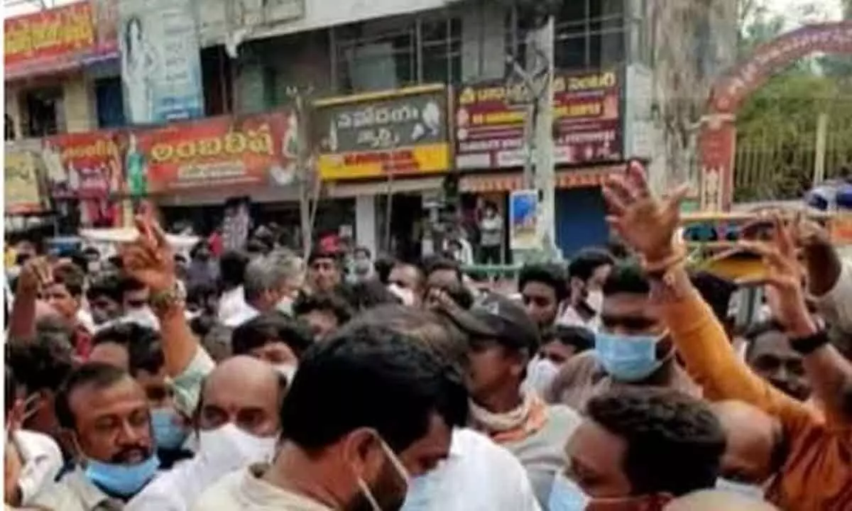 Tension grips in Gudivada as TDP leaders tried to complain against Kodali Nani