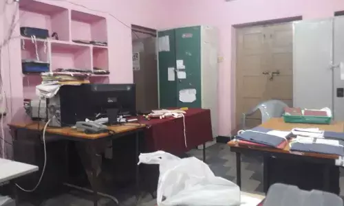 Hyderabad: Pensioners irked by network breakdown at Falaknuma office