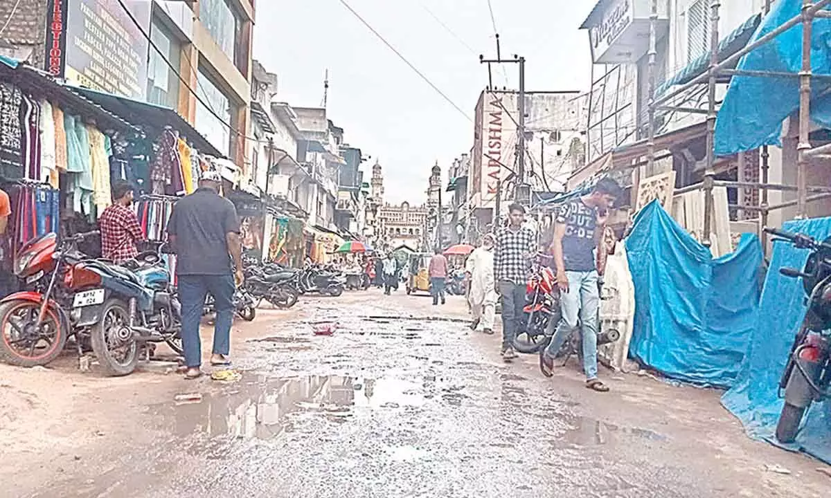 Charminar Pedestrianisation Project: Laad Bazar road wallows in utter neglect, apathy