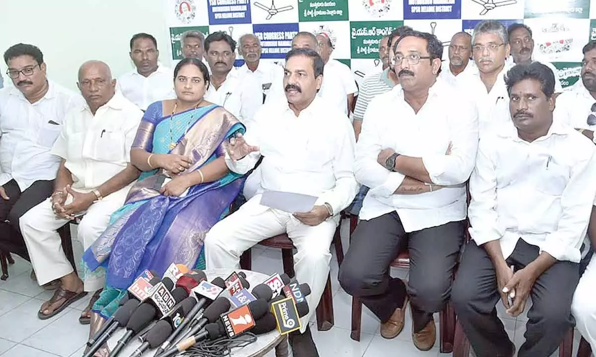 Agriculture Minister K Govardhan Reddy addressing the media in Muthukuru  on Monday