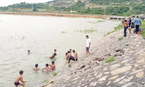 Devotees face trouble as repairs at Yadadri pushkarini go on