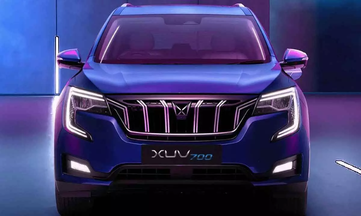 The XUV700 was initially launched in the Indian Market previously a year back at a start price of Rs. 11.99(ex-showroom). However, over time, the base pricing of the car has been increased significantly. Presently, the XUV700 MX Variant costs around Rs 13,18,162(ex-showroom).