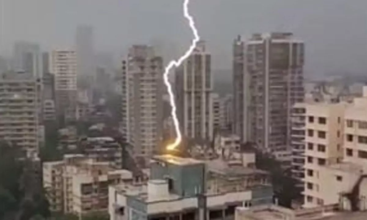 Watch The Trending Video Of Strong Bolt Of Lightning Striking High-Rise Building In Mumbai