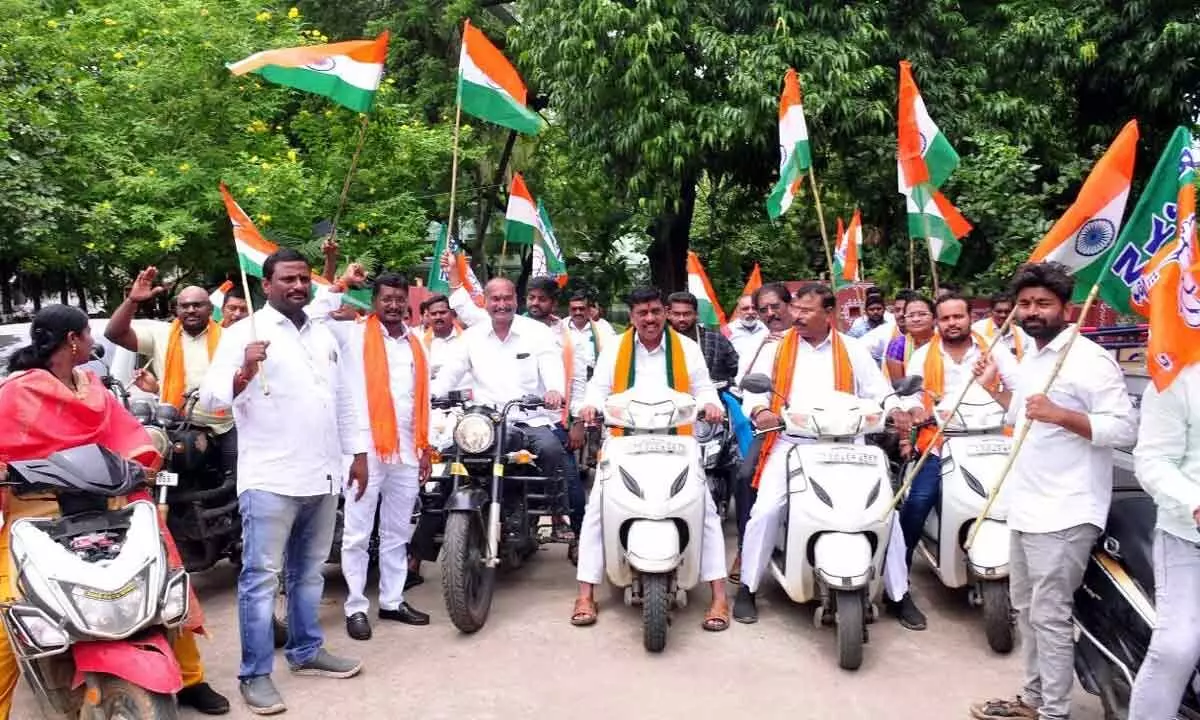 BJYM holds bike rally as tribute to Sardar Vallabhbhai Patel in Khammam