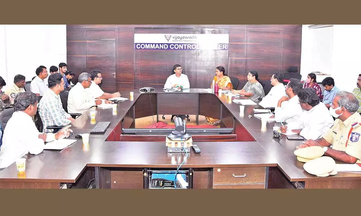 Vijayawada Municipal Commissioner Swapnil Dinakar Pundkar conducting a special meeting with enforcement officers over the plastic ban in Vijayawada on Wednesday