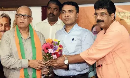 8 Goa MLAs dump Congress, join BJP
