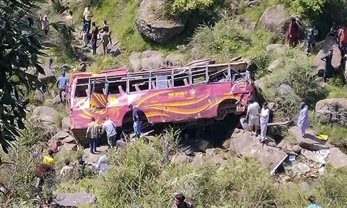 5 killed, 12 injured in road accident in J&Ks Rajouri