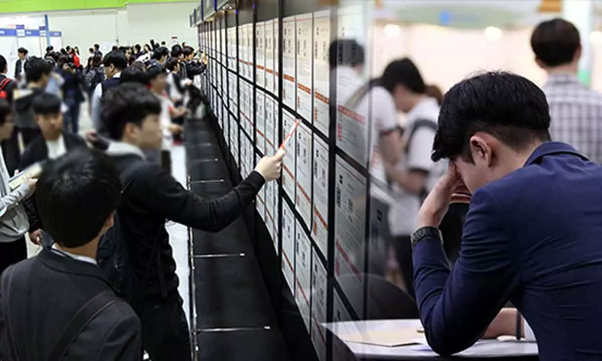 S.Koreas unemployment rate hits all-time low