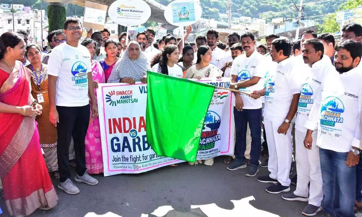 NTR District Collector S Dilli Rao, Vijayawada Mayor R Bhagyalakshmi, VMC Commissioner Swapnil Dinkar Pundkar and others participating in Indian Swachhata League rally in Vijayawada on Saturday