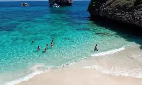 Thailand expects to earn $64 bn in tourism revenue next yr