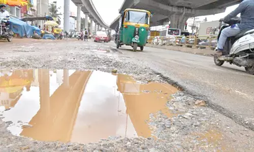 Repair major roads within 10 days, orders HC