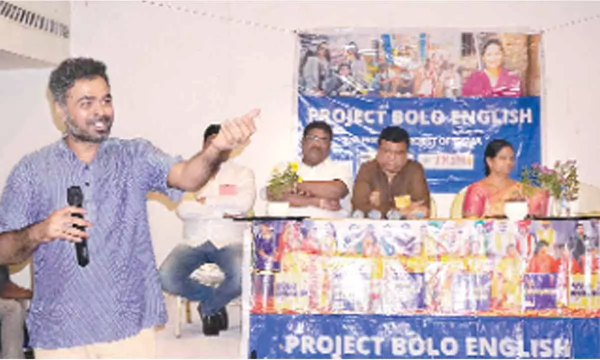 60 leaders of low budget schools attend workshop on Bolo English Project