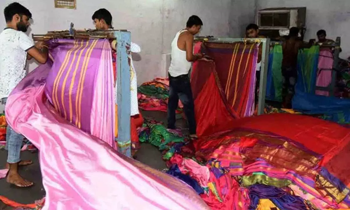 Telangana govt to distribute 1 crore Bathukamma sarees from today
