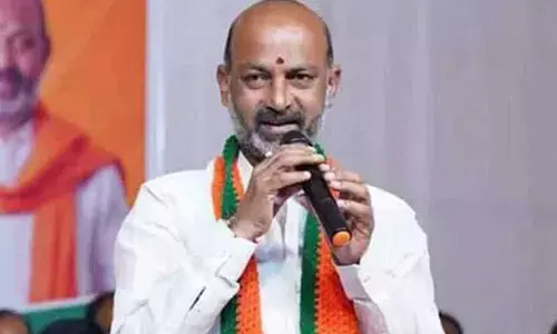 Bandi challenges KCR on ST quota