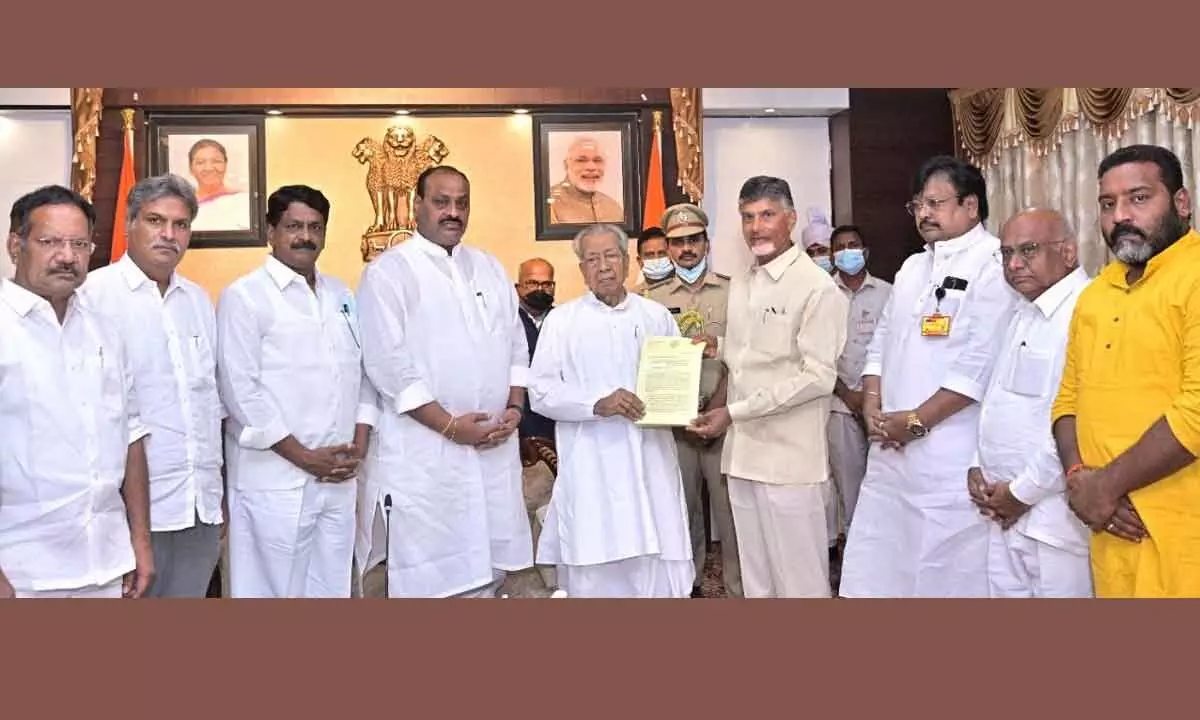 TDP national president and former chief minister N Chandrababu Naidu and other party leaders submitting a memorandum to  Governor Biswabhusan Harichandan on changing of the name of health university, at Raj Bhavan in Vijayawada on Thursday