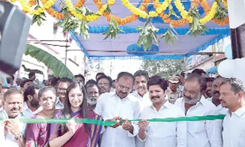 Tirupati MLA B Karunakar Reddy, MP Dr M Gurumoorthy and Municipal Commissioner Anupama Anjali inaugurating the RuB in Tirupati on Thursday