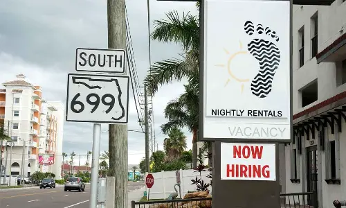 US jobless claims rise for 1st time after dropping for 5 straight weeks