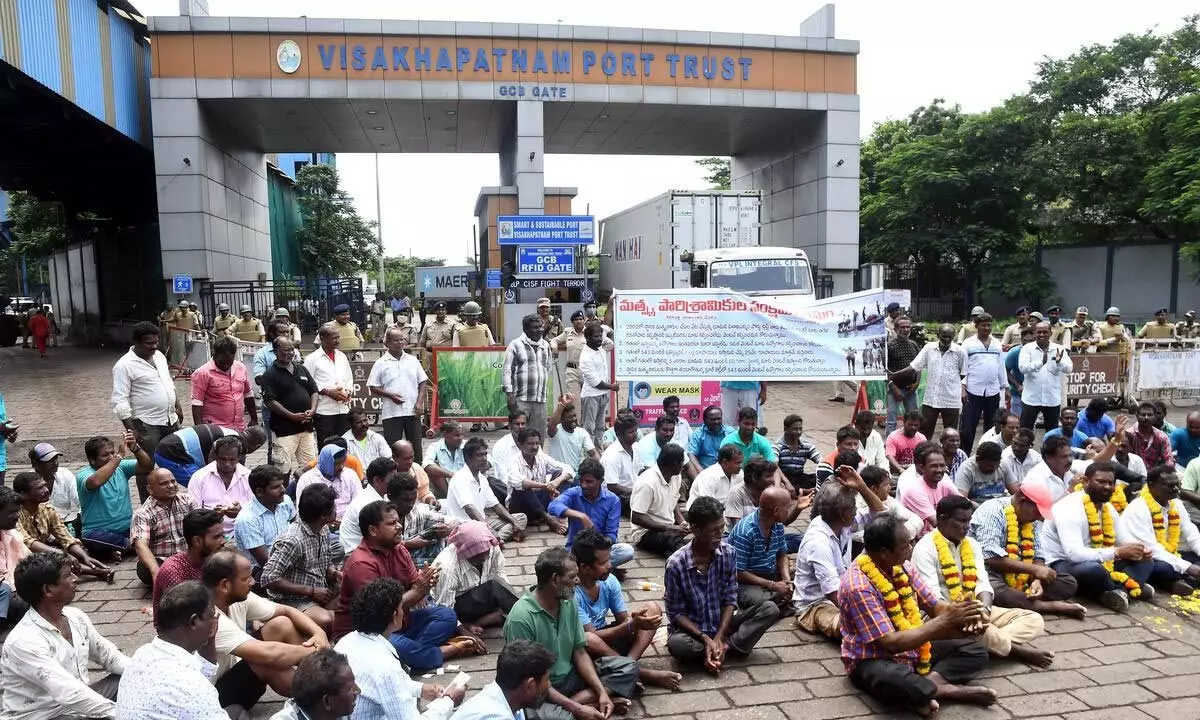 Fishermen stage protest at container terminal over pending promises in Vizag