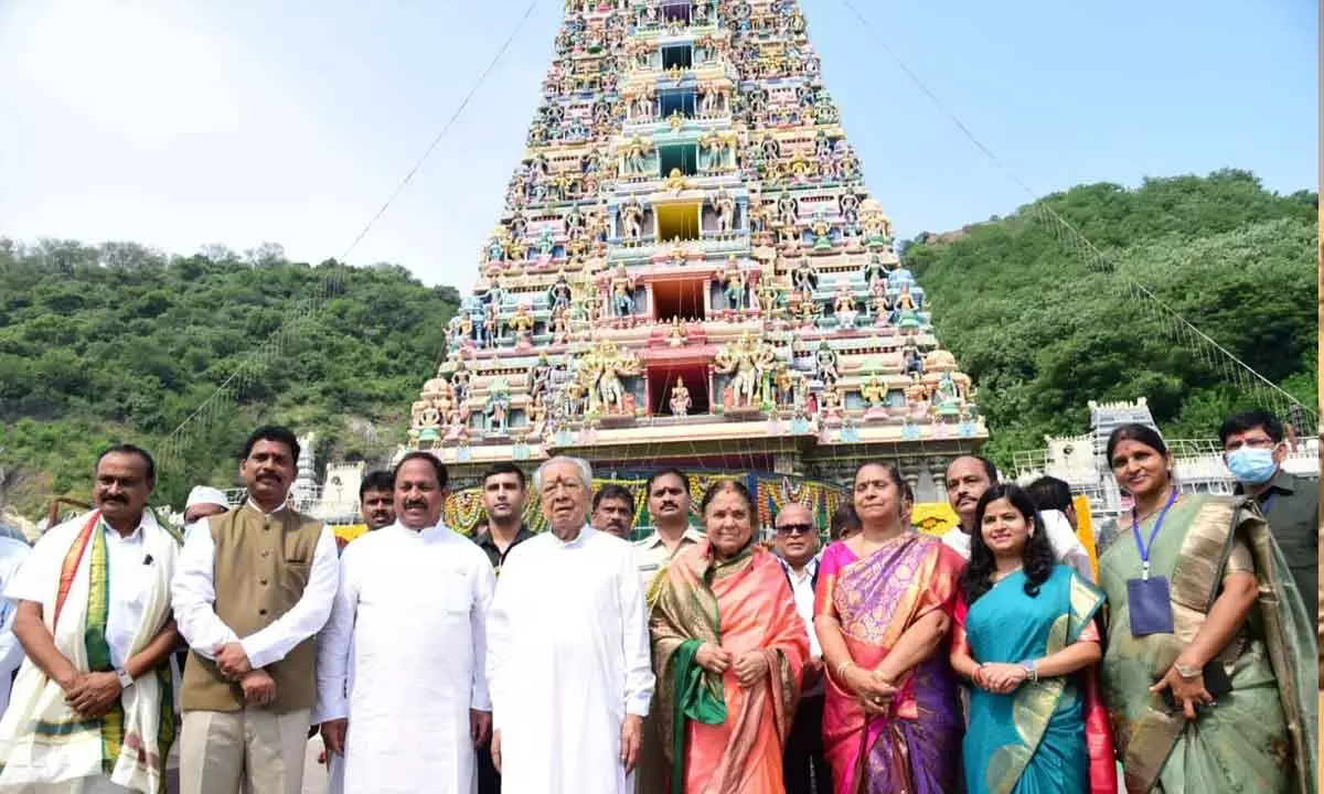 Governor Biswa Bhusan Harichandan and Lady Governor Suprava Harichandan darshan to Goddess Kanaka Durga on the occasion of Dasara festival in Vijayawada on Monday ( Hans photo Ch Venkata Mastan )