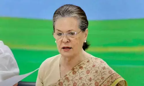 Sonia holds Himachal CEC amid Rajasthan crisis
