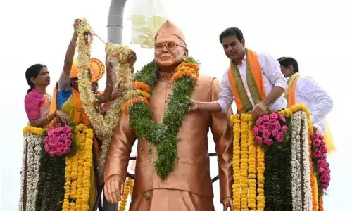 State Govt honouring Telangana ideologues: KTR