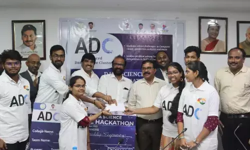 Advisor to Government Challa Madhusudhan Reddy and other dignitaries along with the winning teams of Hackathon in Tadepalli on Wednesday
