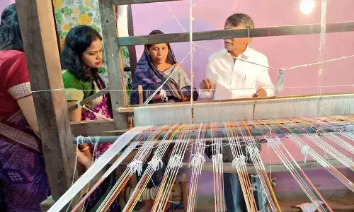 Odisha’s Minister all praise for Telangana’s ‘Nethannaku Cheyutha’ scheme