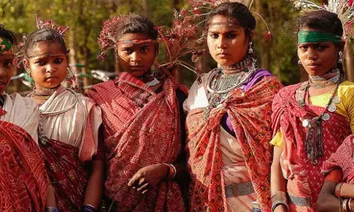 TS govt hikes ST quota to 10%