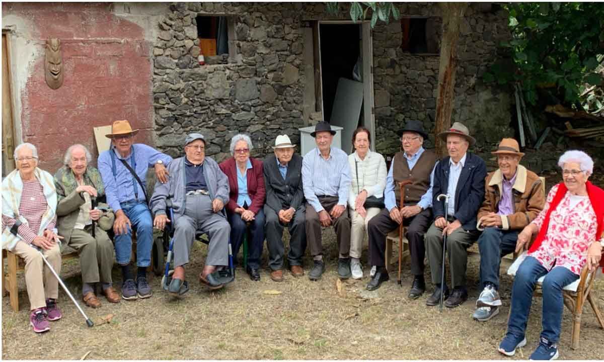 12 Siblings Achieved Guinness World Record With Combined Age Of 1,058 years(02)
