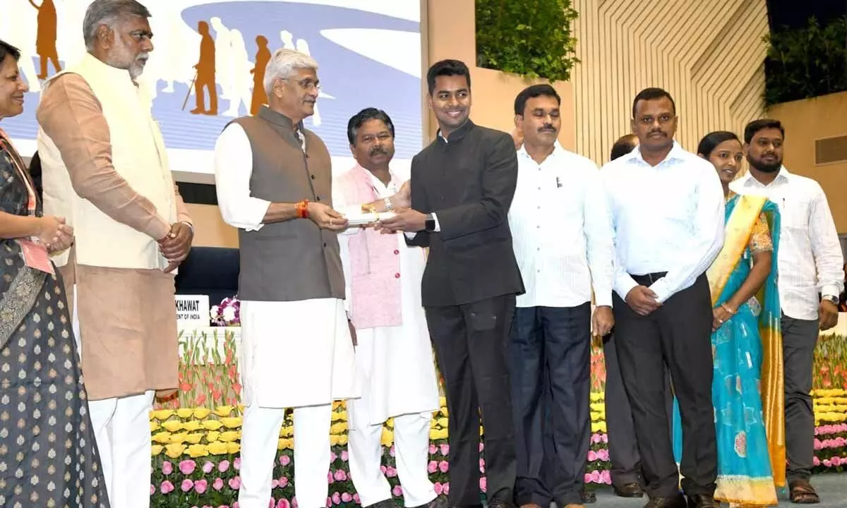 Bhadradri Kothagudem District Collector Anudeep Durishetty receiving  the Swachh Survekshan award from Union  Jal Shakti Minister Gajendra Singh Shekhawat in Delhi on Sunday