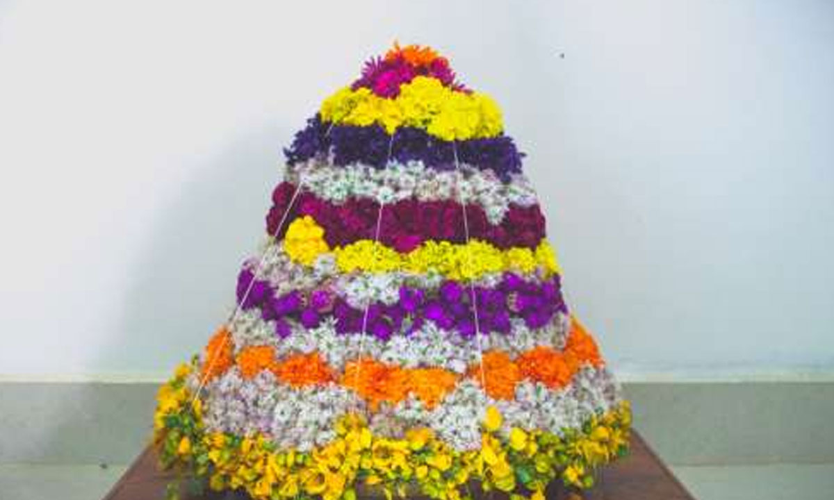 Know Bathukamma Flower Arrangement Order