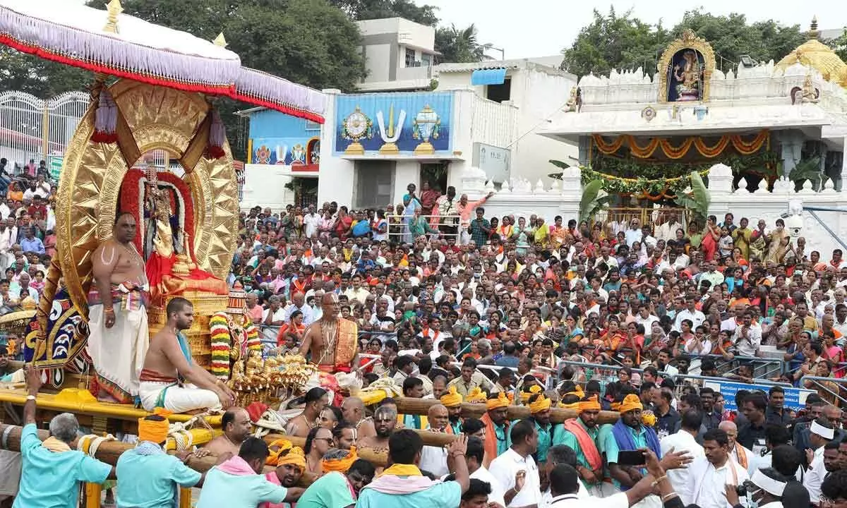 Lord rides on Suryaprabha, Chandraprabha Vahanams