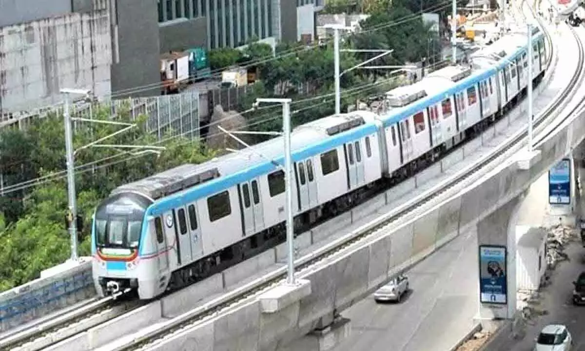 Hyd Metro trains face technical glitch, stop running for 45 minutes