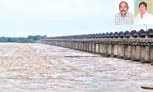 Sir Arthur Cotton Barrage at Dowleswaram; K Narasimha Murthy, SE, Headworks; Founder-president of Cotton District Sadhana Samiti Girajala Veerraju (Babu)