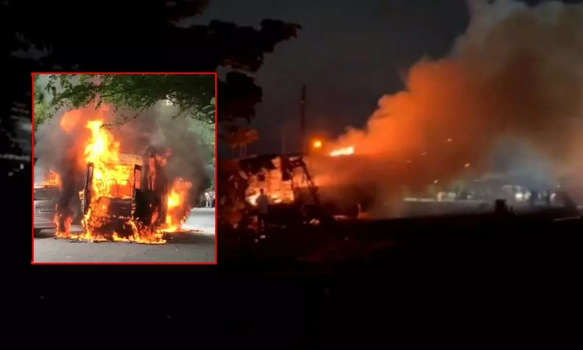Maharashtra: 10 dead, 30 hurt as bus rams into truck, catches fire (Photo/IANS)