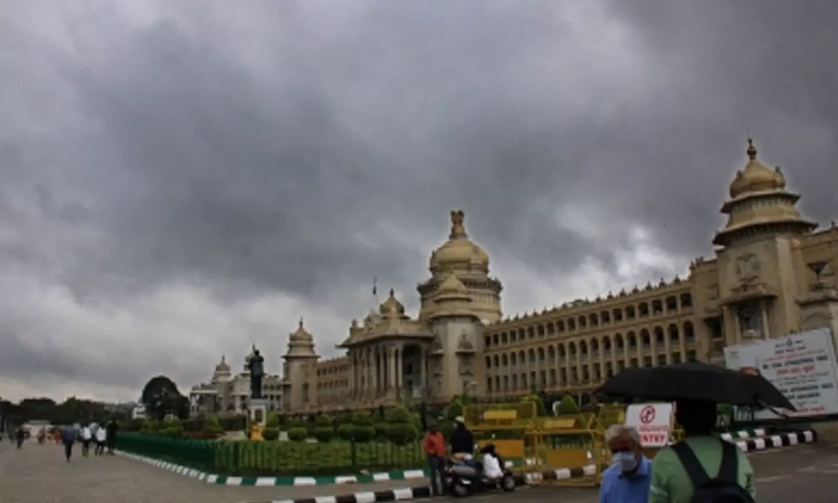Bengaluru wakes up to cloudy day, most Karnataka dists to receive showers till Oct 11