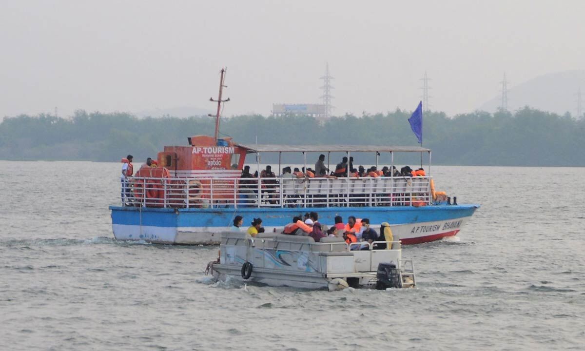 Floods hit boating in Krishna