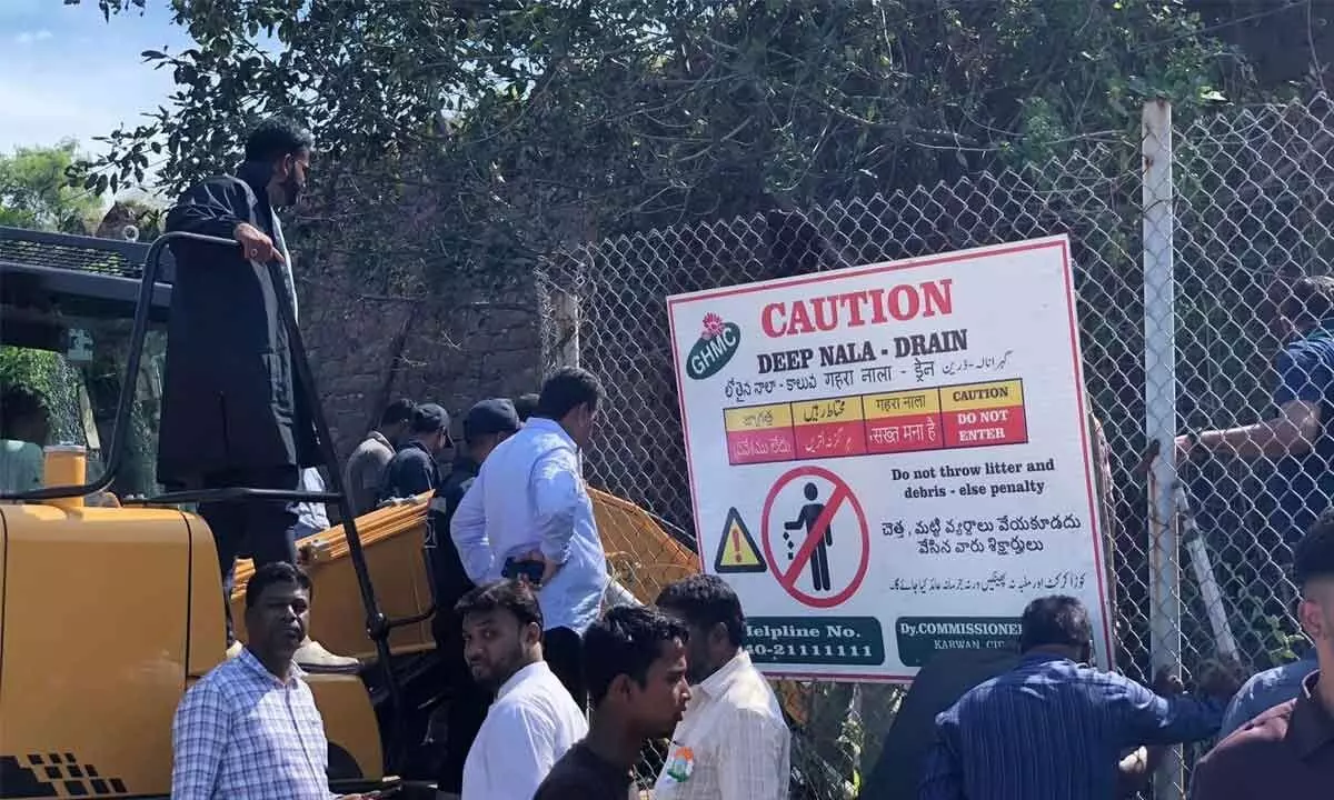 Hyderabad: Nadeem Colony in Tolichowki witnesses heavy water logging