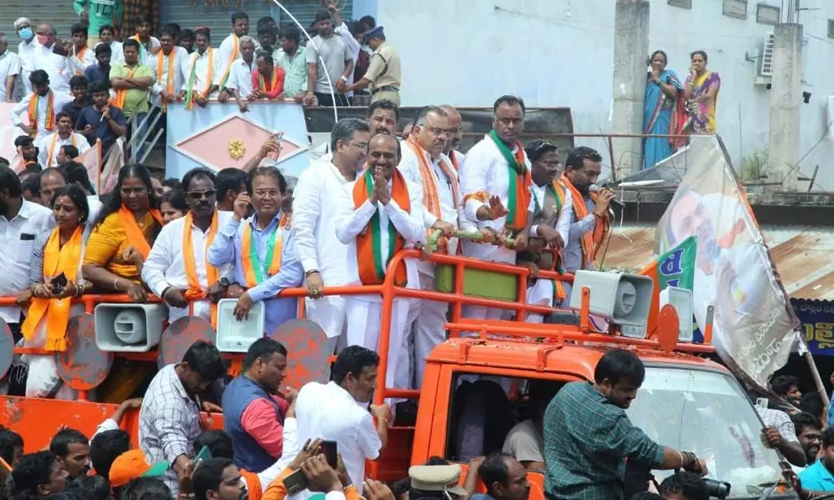 BJPs Telangana in-charge Tarun Chug, Union minister G Kishan Reddy, State BJP chief Bandi Sanjay, BJP national executive member Vivek Venkataswamy and BJP candidate Komatireddy Rajagopal Reddy going in a procession to file the nomination papers for the Munugodu Assembly seat on Monday