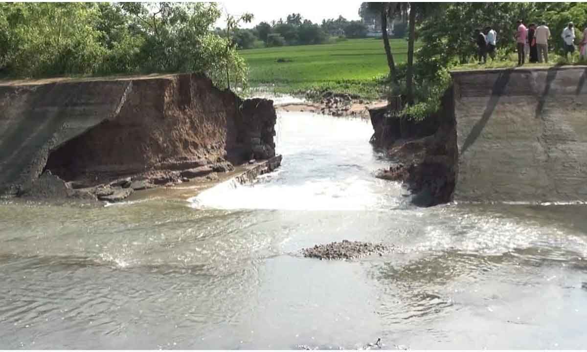 NSP canal suffers major breach in Penuballi